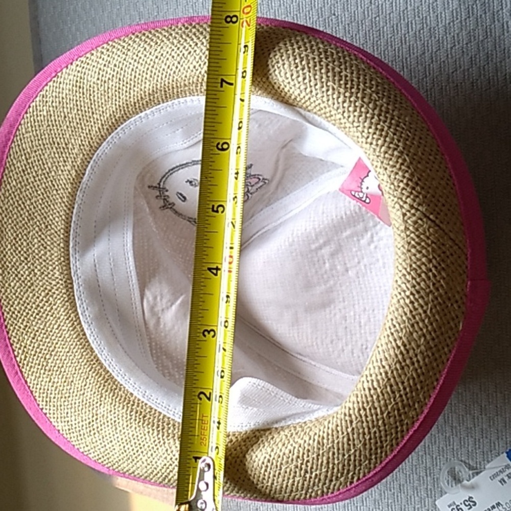 Hello Kitty Hat, Great Condition - image 7